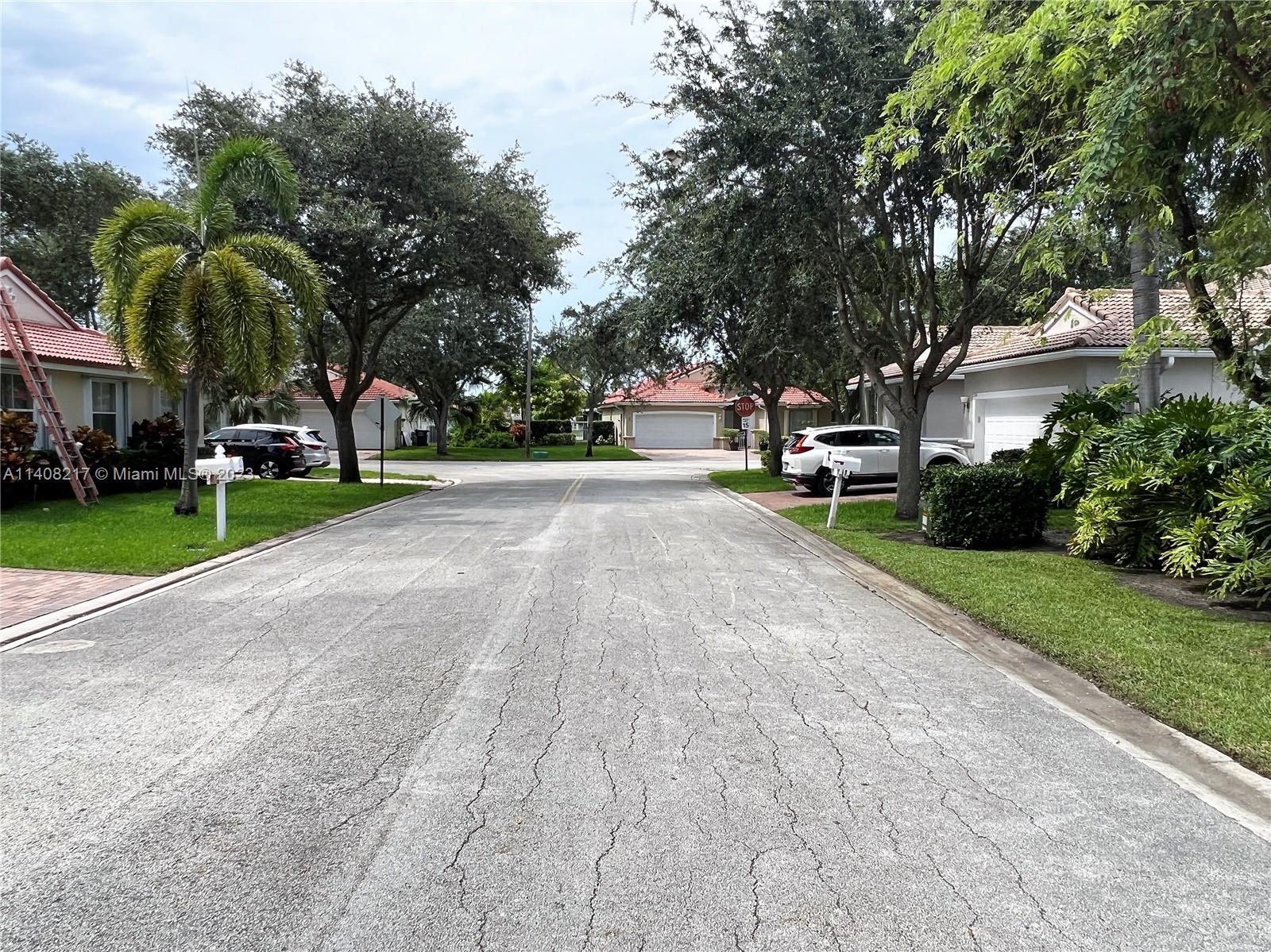 Oakridge Hollywood, FL 33312 - Photo 31 of 33 a view of a park with palm trees
