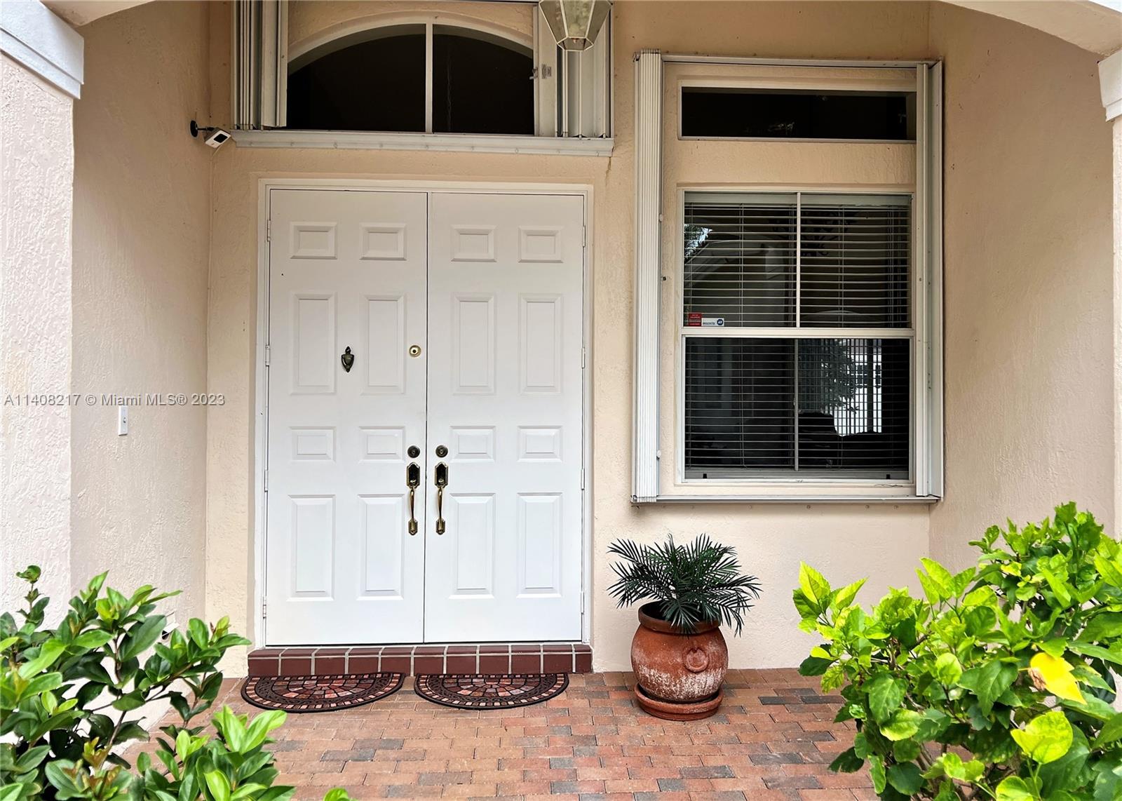 Oakridge Hollywood, FL 33312 - Photo 7 of 33 a view of a entryway door of the house