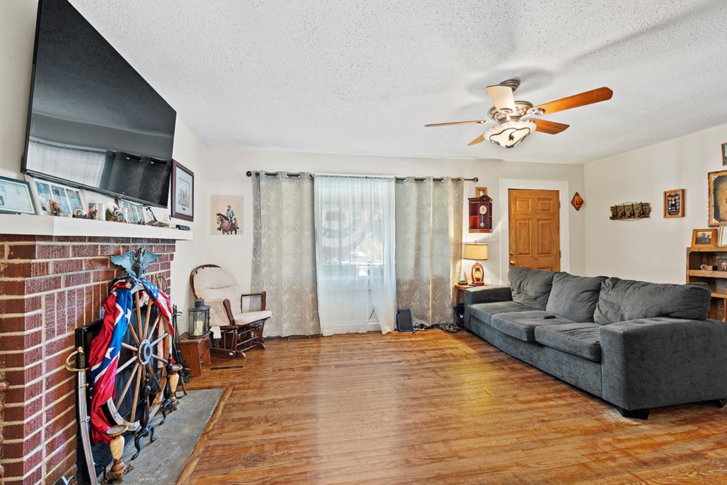 27 State Rd S-24-111 Ware Shoals, SC 29692 - Photo 5 of 19 Gallery Image 5