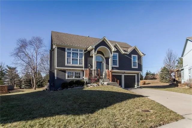 $400,000 | 21481 West 119th Terrace, Olathe, KS 66061