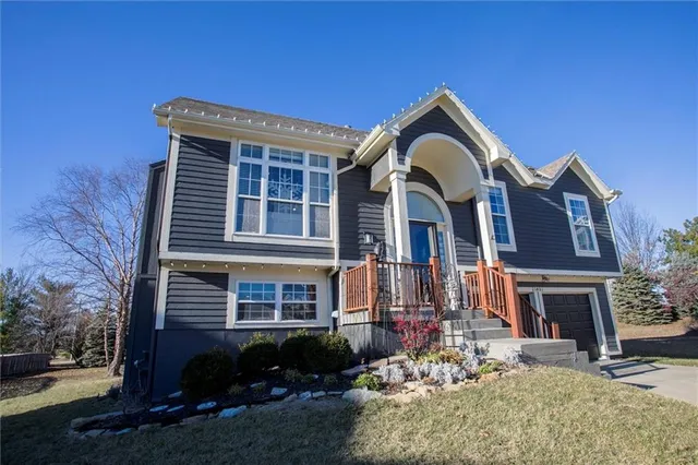 $400,000 | 21481 West 119th Terrace, Olathe, KS 66061