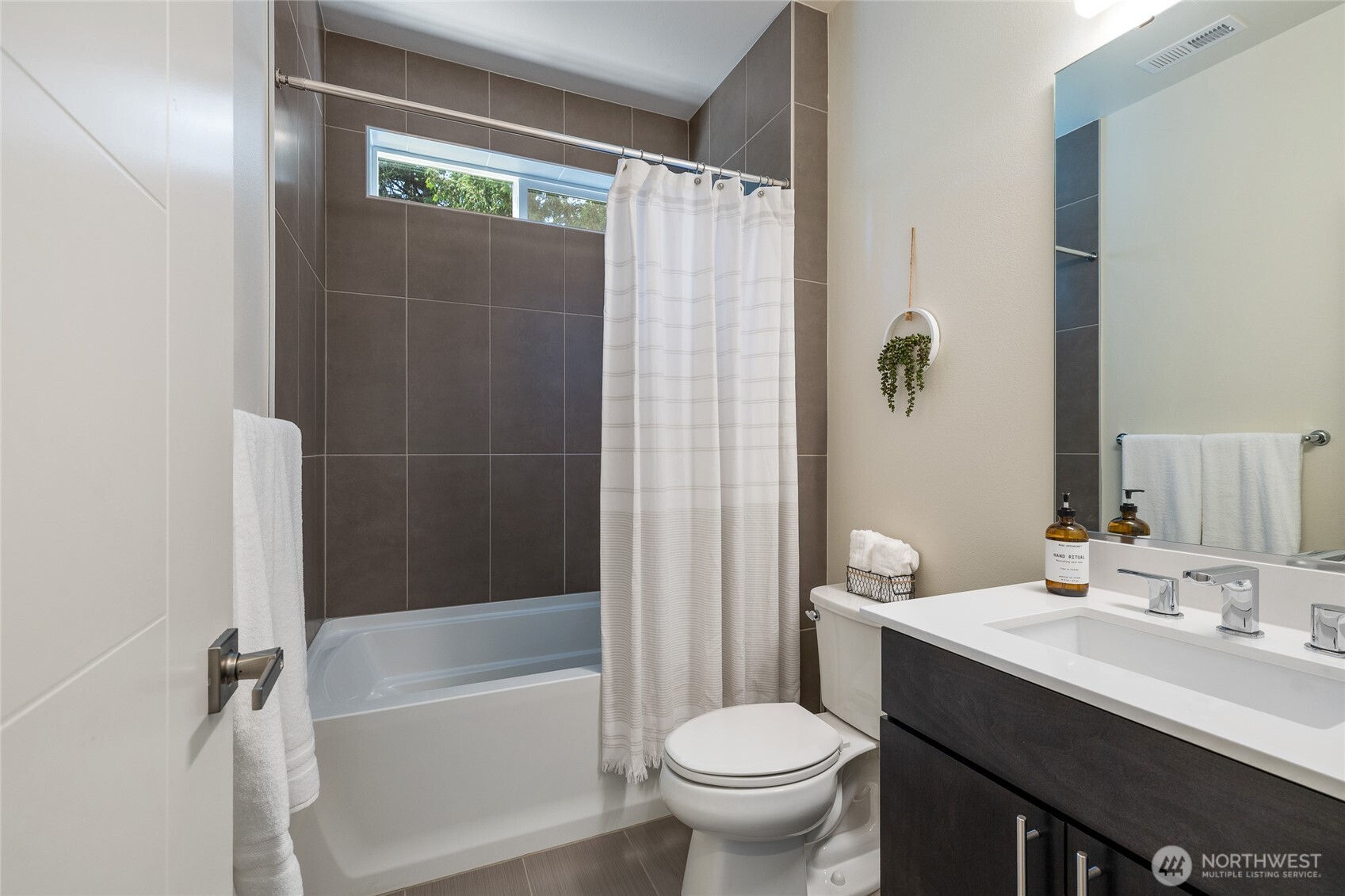19318 31st Drive Southeast Bothell, WA 98012 - Photo 5 of 40