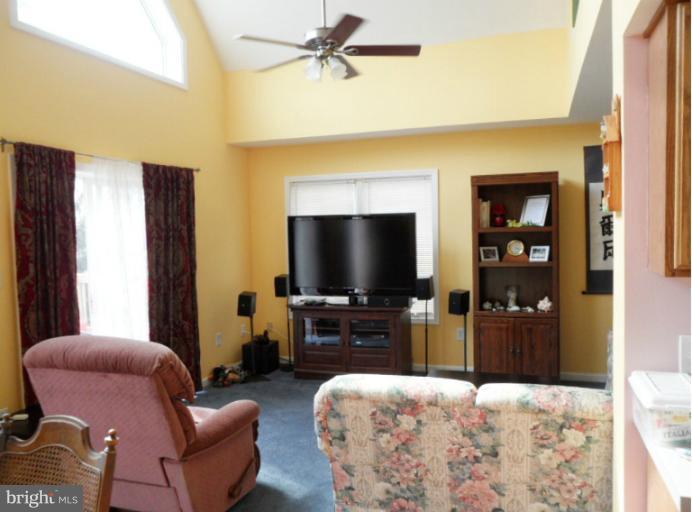 823 Seneca Park Road Middle River, MD 21220 - Photo 2 of 29 Living Room