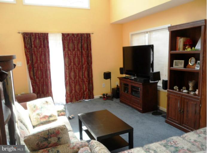 823 Seneca Park Road Middle River, MD 21220 - Photo 3 of 29 Living Room