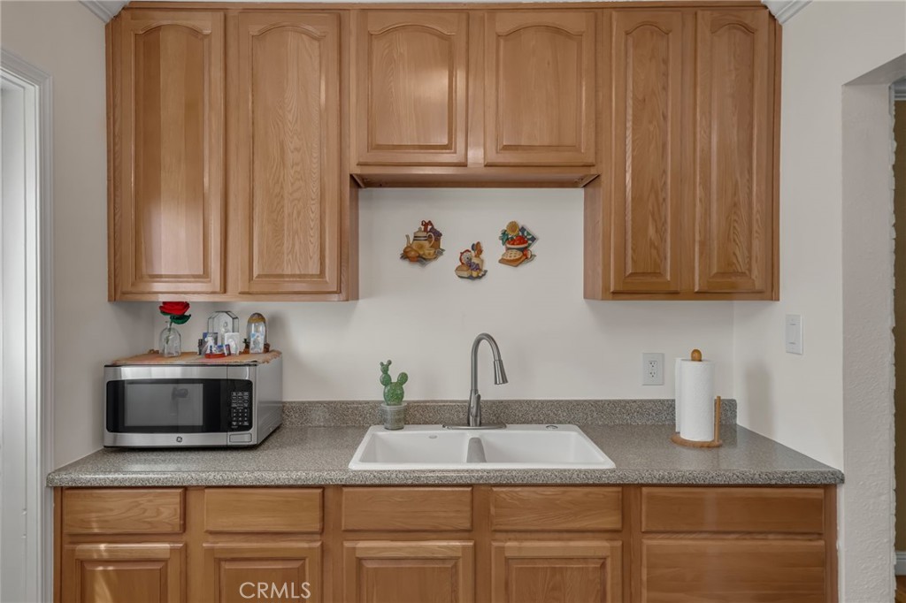 9504 Van Ruiten Street Bellflower, CA 90706 - Photo 12 of 32