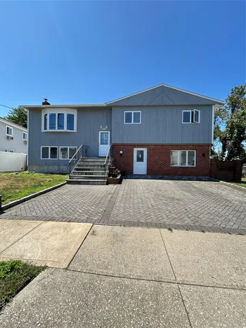 $775,000 | 300 Branch Avenue, Freeport, NY 11520