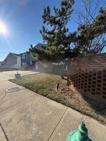 $775,000 | 300 Branch Avenue, Freeport, NY 11520