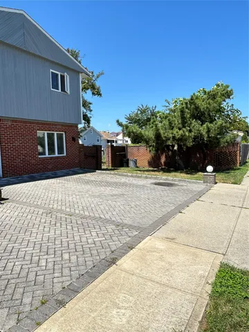 $775,000 | 300 Branch Avenue, Freeport, NY 11520