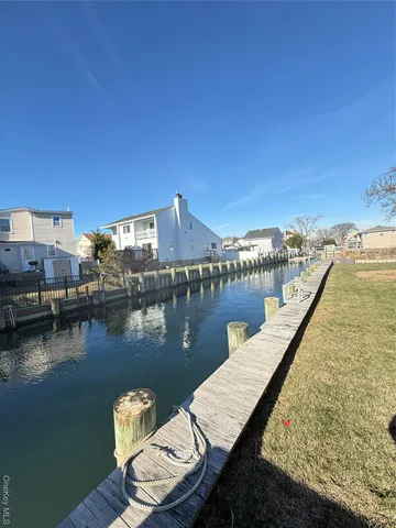 $775,000 | 300 Branch Avenue, Freeport, NY 11520