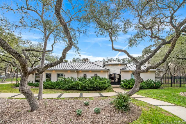 $1,375,000 | 8614 Wild Wind, Garden Ridge, TX 78266