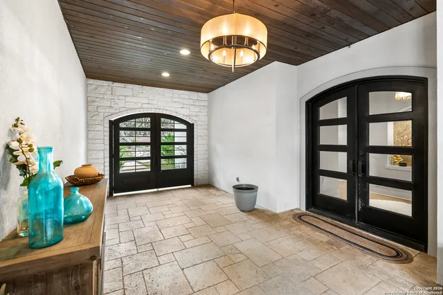 $1,375,000 | 8614 Wild Wind, Garden Ridge, TX 78266