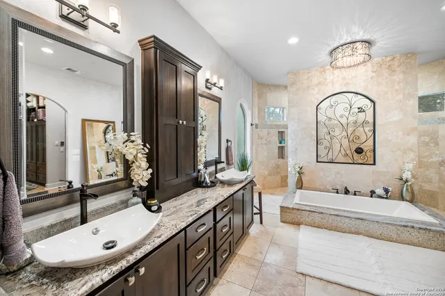 $1,375,000 | 8614 Wild Wind, Garden Ridge, TX 78266