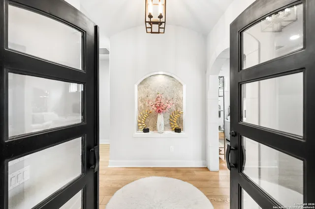 $1,375,000 | 8614 Wild Wind, Garden Ridge, TX 78266