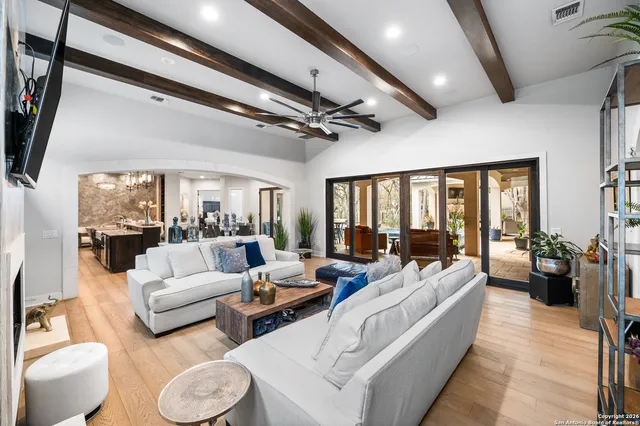 $1,375,000 | 8614 Wild Wind, Garden Ridge, TX 78266