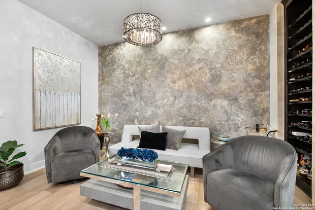 $1,375,000 | 8614 Wild Wind, Garden Ridge, TX 78266