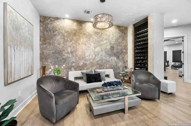 $1,375,000 | 8614 Wild Wind, Garden Ridge, TX 78266