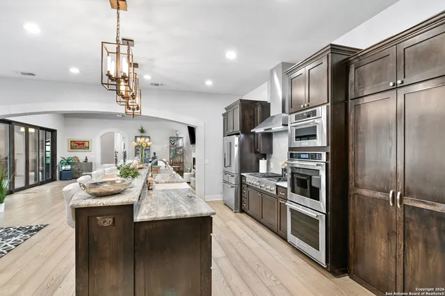 $1,375,000 | 8614 Wild Wind, Garden Ridge, TX 78266