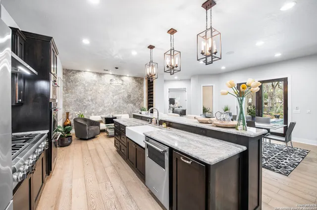 $1,375,000 | 8614 Wild Wind, Garden Ridge, TX 78266