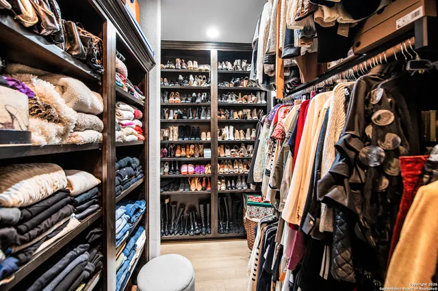 $1,375,000 | 8614 Wild Wind, Garden Ridge, TX 78266