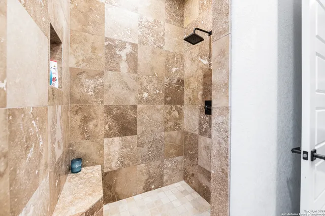 $1,375,000 | 8614 Wild Wind, Garden Ridge, TX 78266