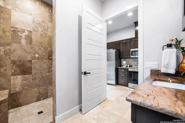 $1,375,000 | 8614 Wild Wind, Garden Ridge, TX 78266