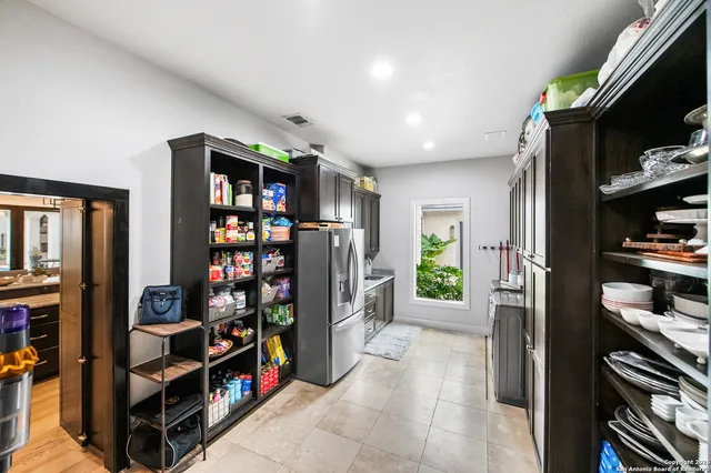 $1,375,000 | 8614 Wild Wind, Garden Ridge, TX 78266