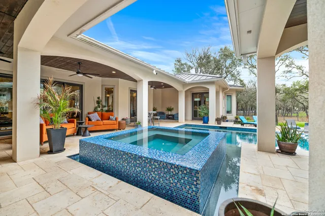 $1,375,000 | 8614 Wild Wind, Garden Ridge, TX 78266