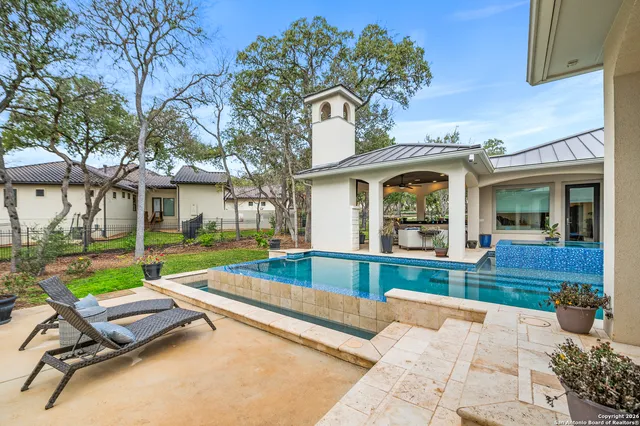 $1,375,000 | 8614 Wild Wind, Garden Ridge, TX 78266