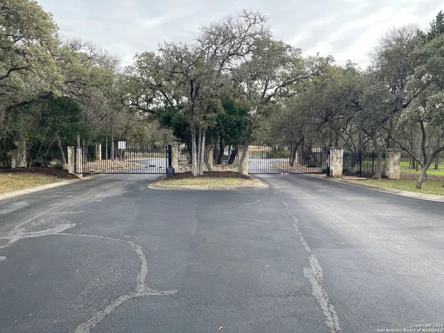 $1,375,000 | 8614 Wild Wind, Garden Ridge, TX 78266