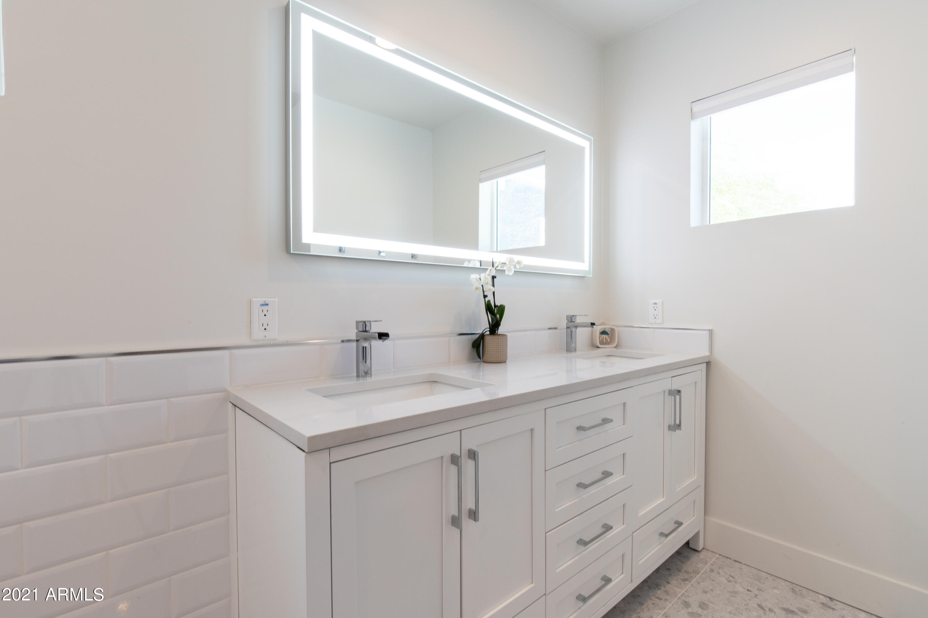 5429 East Bloomfield Road Scottsdale, AZ 85254 - Photo 22 of 45 Double vanity