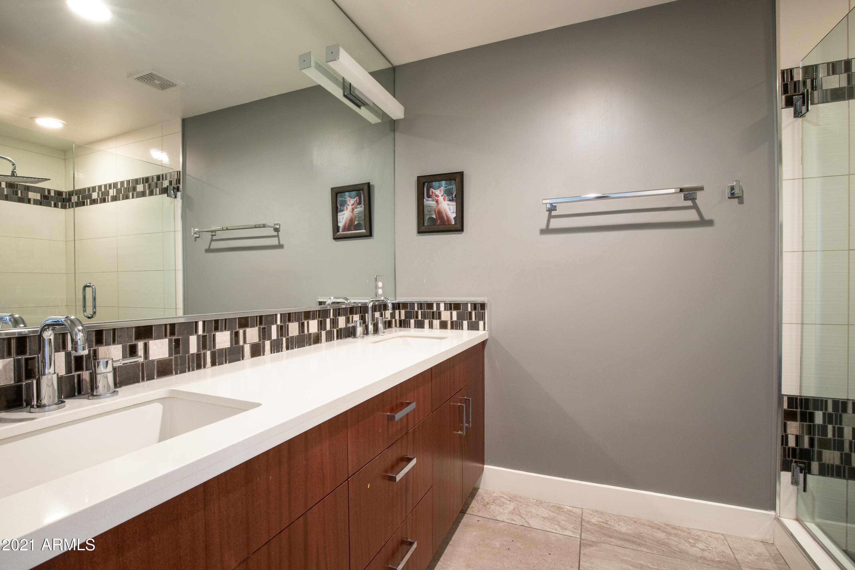 5429 East Bloomfield Road Scottsdale, AZ 85254 - Photo 32 of 45 Beautiful bath
