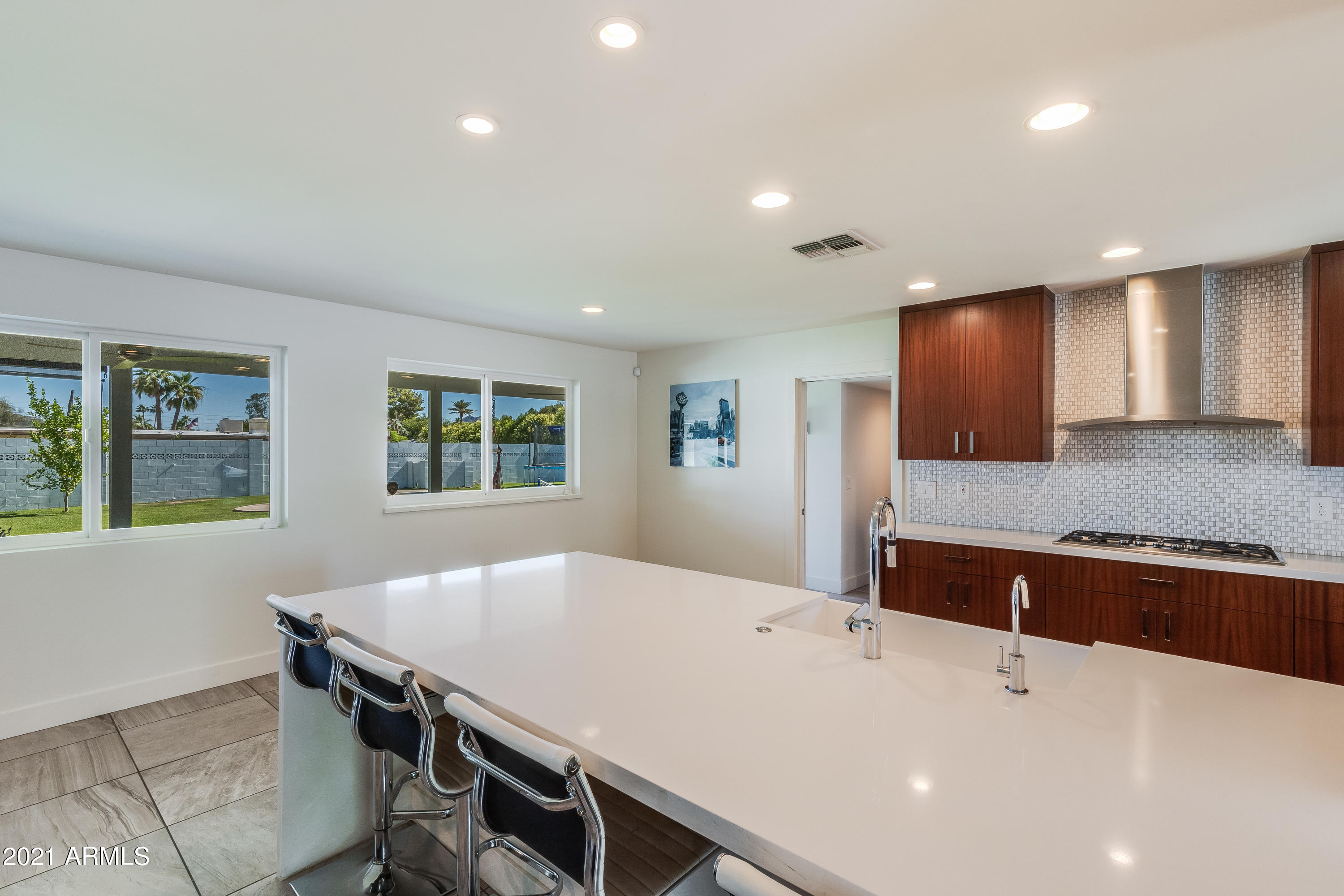 5429 East Bloomfield Road Scottsdale, AZ 85254 - Photo 5 of 45 Huge Island