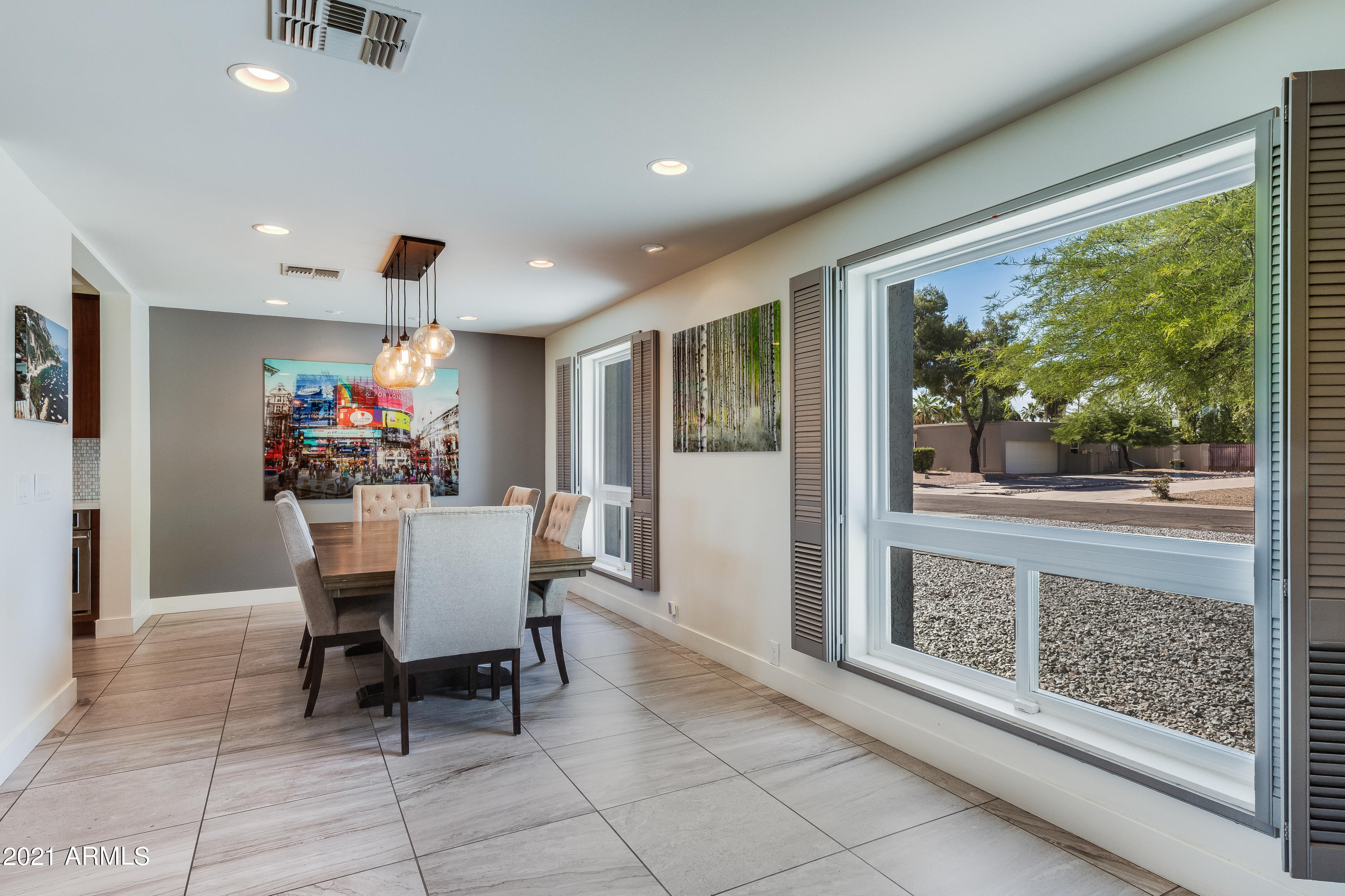 5429 East Bloomfield Road Scottsdale, AZ 85254 - Photo 9 of 45 Opens to front yard