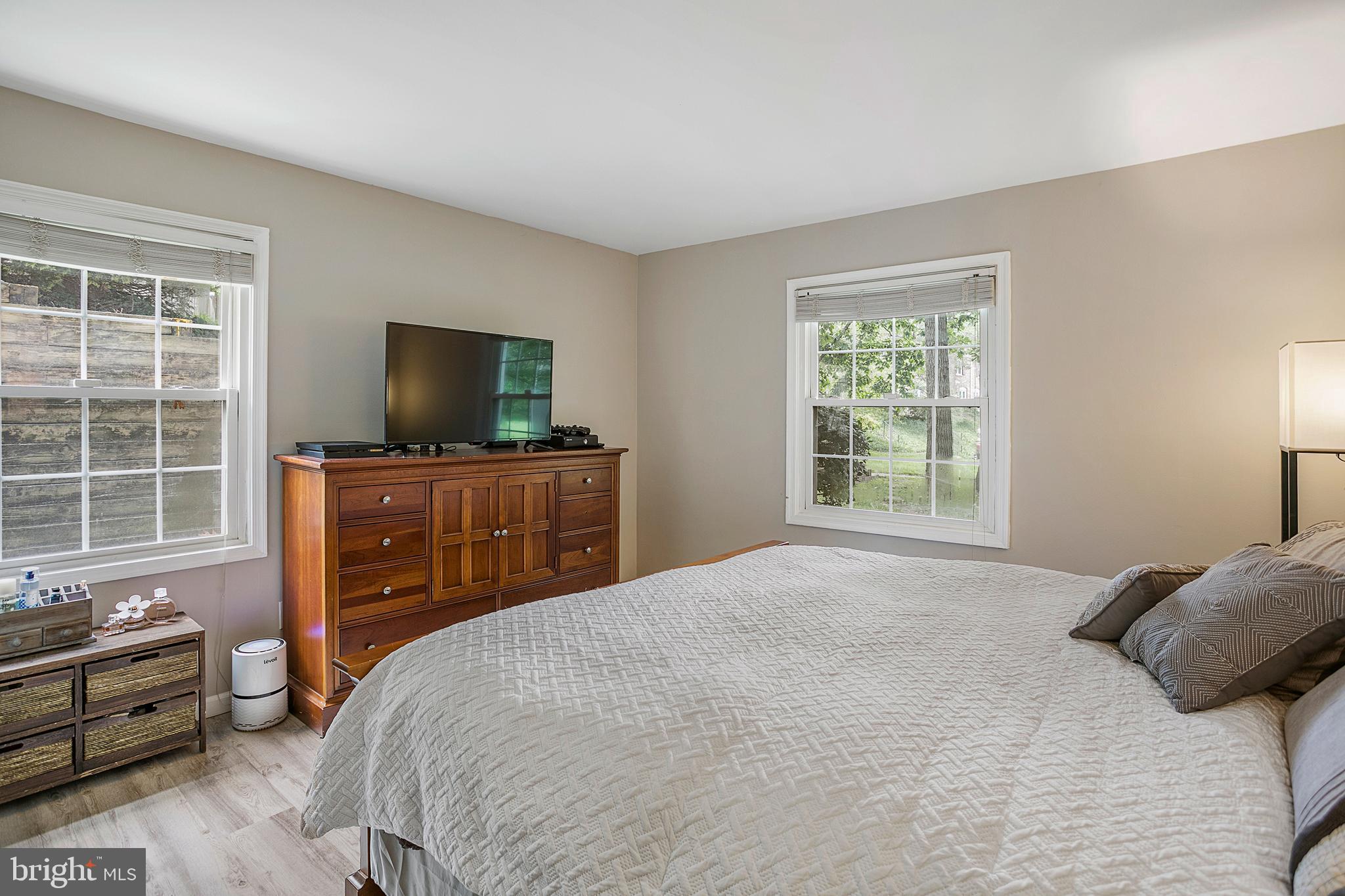 5904 Kingsford Road, Unit 422 Springfield, VA 22152 - Photo 12 of 28 Tons of Natural Light in Primary Bedroom