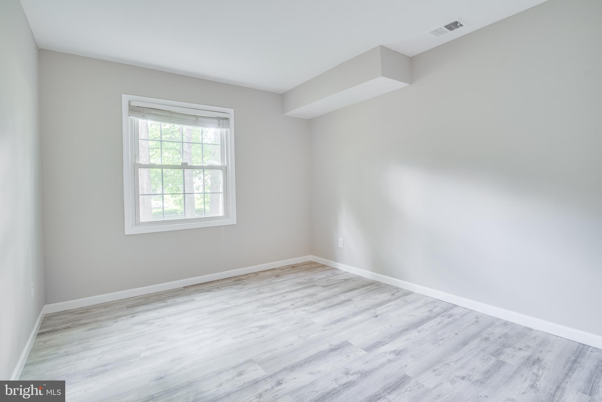 5904 Kingsford Road, Unit 422 Springfield, VA 22152 - Photo 16 of 28 2nd Bedroom