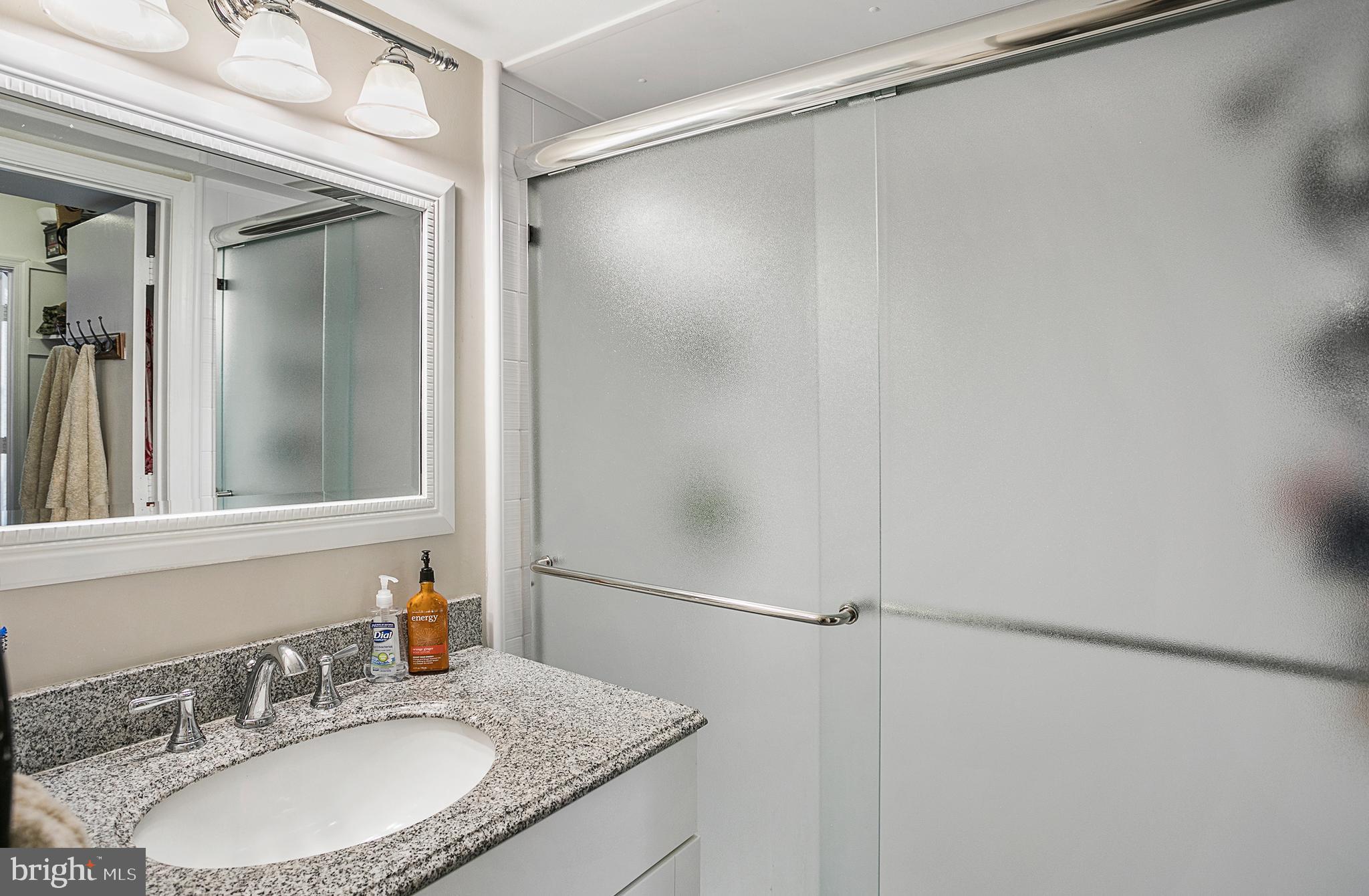 5904 Kingsford Road, Unit 422 Springfield, VA 22152 - Photo 19 of 28 Bathroom