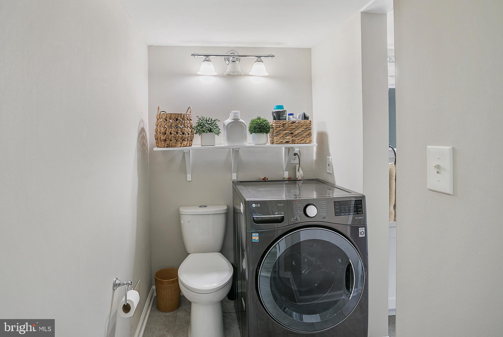 5904 Kingsford Road, Unit 422 Springfield, VA 22152 - Photo 20 of 28 XL washer/dryer combo (or an optional small unit)
