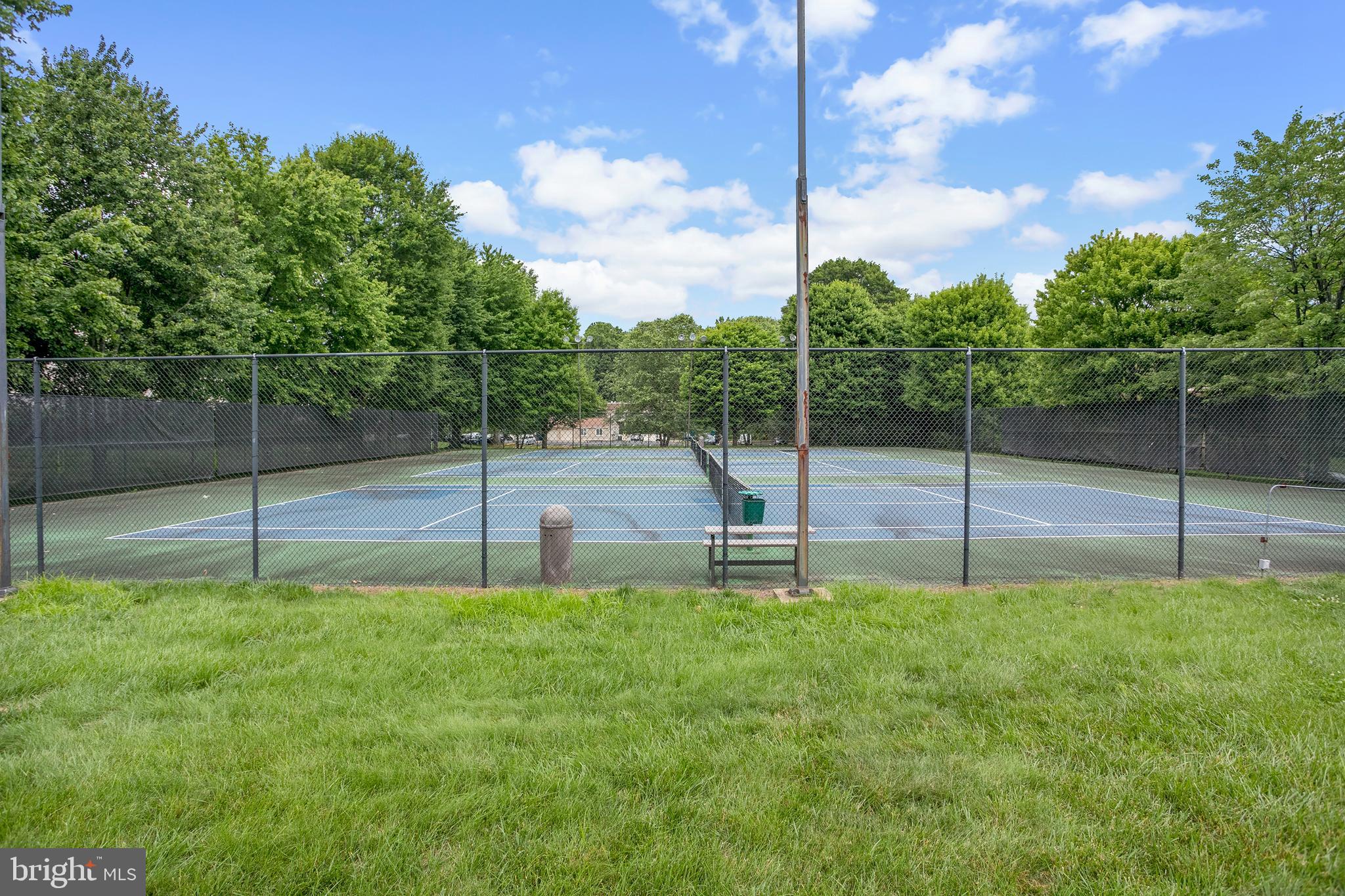 5904 Kingsford Road, Unit 422 Springfield, VA 22152 - Photo 25 of 28 Tennis Courts