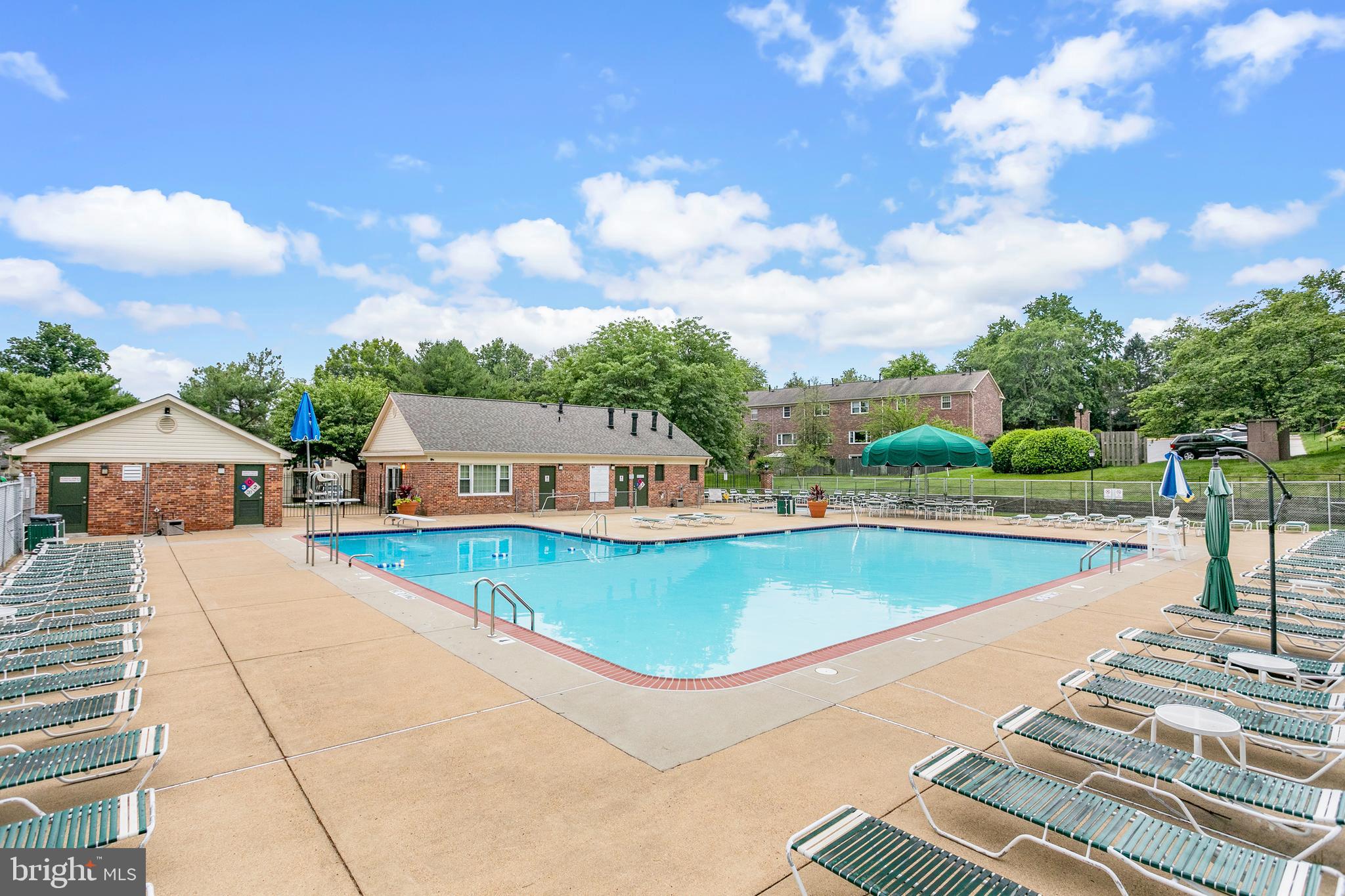 5904 Kingsford Road, Unit 422 Springfield, VA 22152 - Photo 26 of 28 Community Pool
