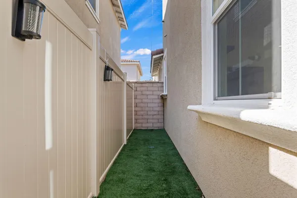 $689,000 | 367 Fuerte Drive, Santa Paula, CA 93060