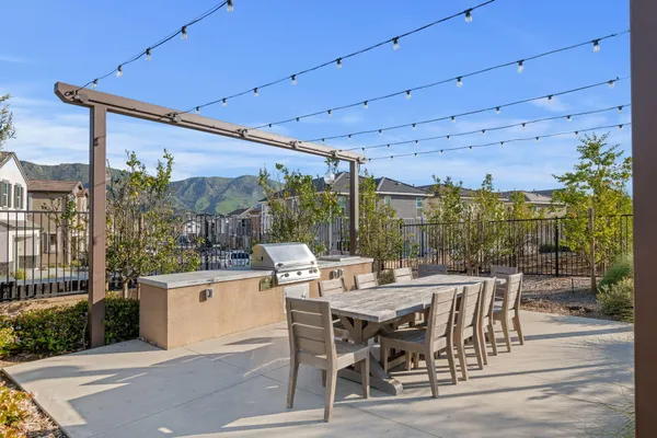 $689,000 | 367 Fuerte Drive, Santa Paula, CA 93060