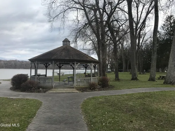 $79,900 | 9 Cedar Road, Bethlehem, NY 12158