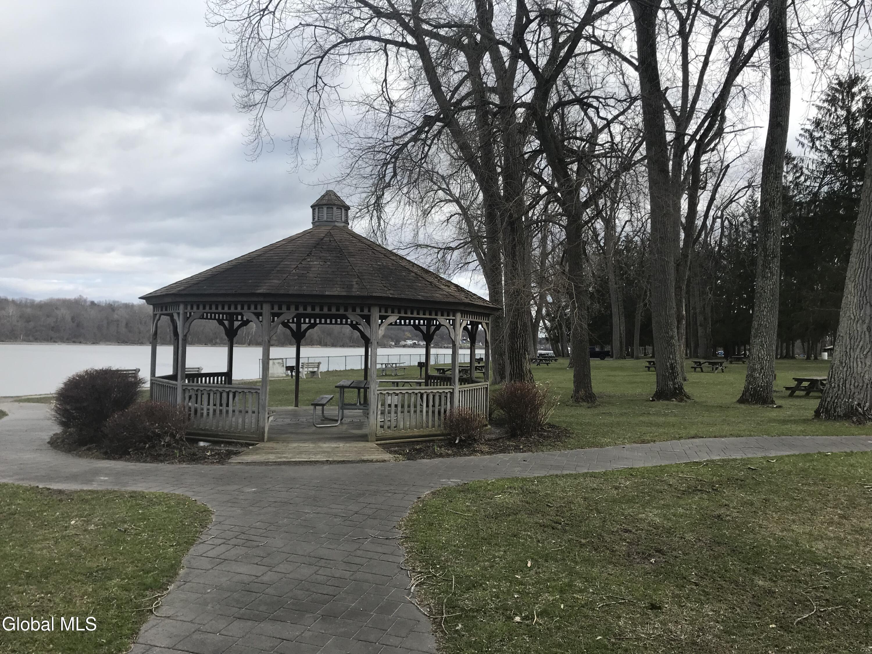 9 Cedar Road Bethlehem, NY 12158 - Photo 3 of 5 HHP2