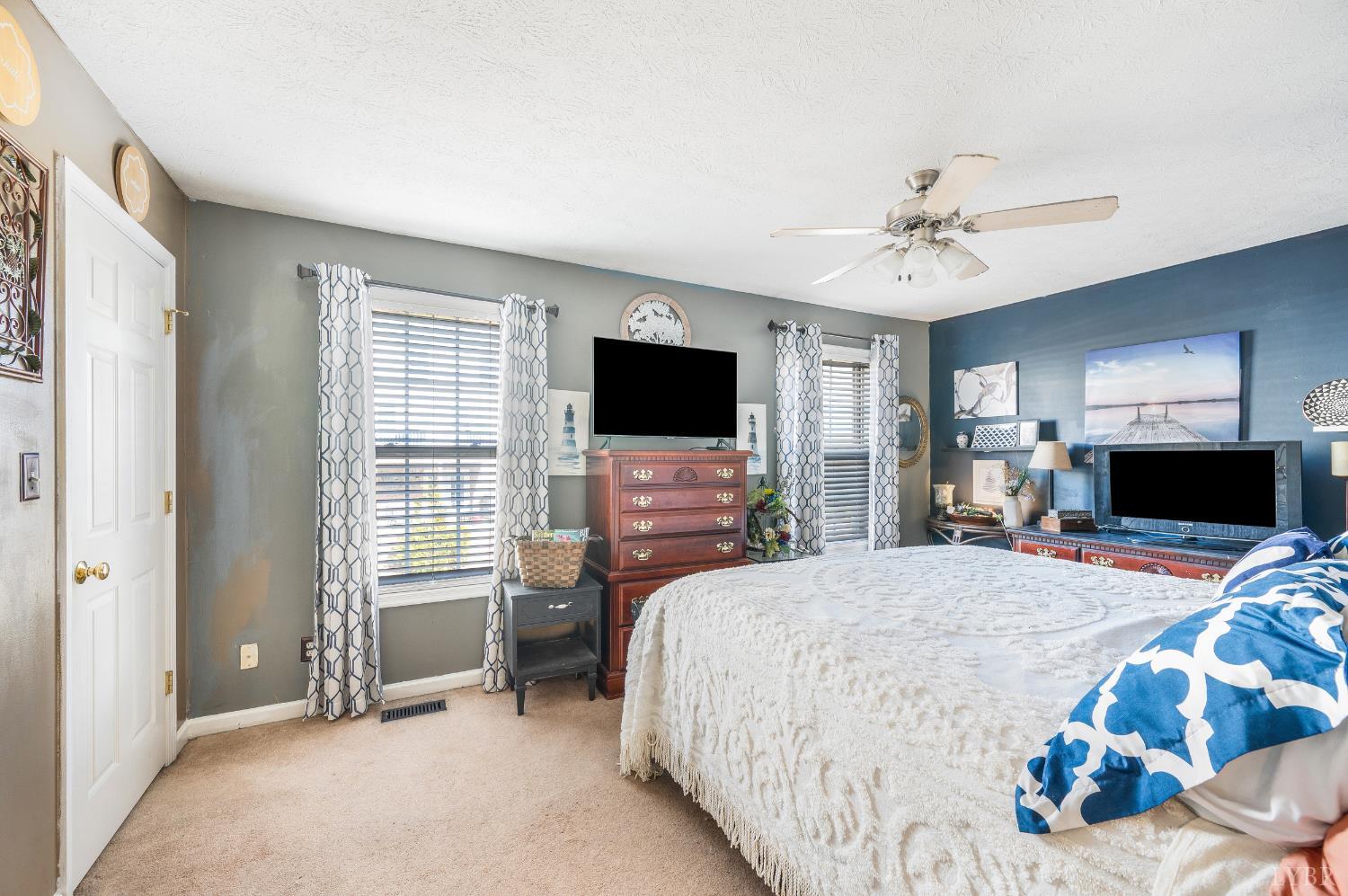 1202 Blue Ridge View Circle Forest, VA 24551 - Photo 16 of 35