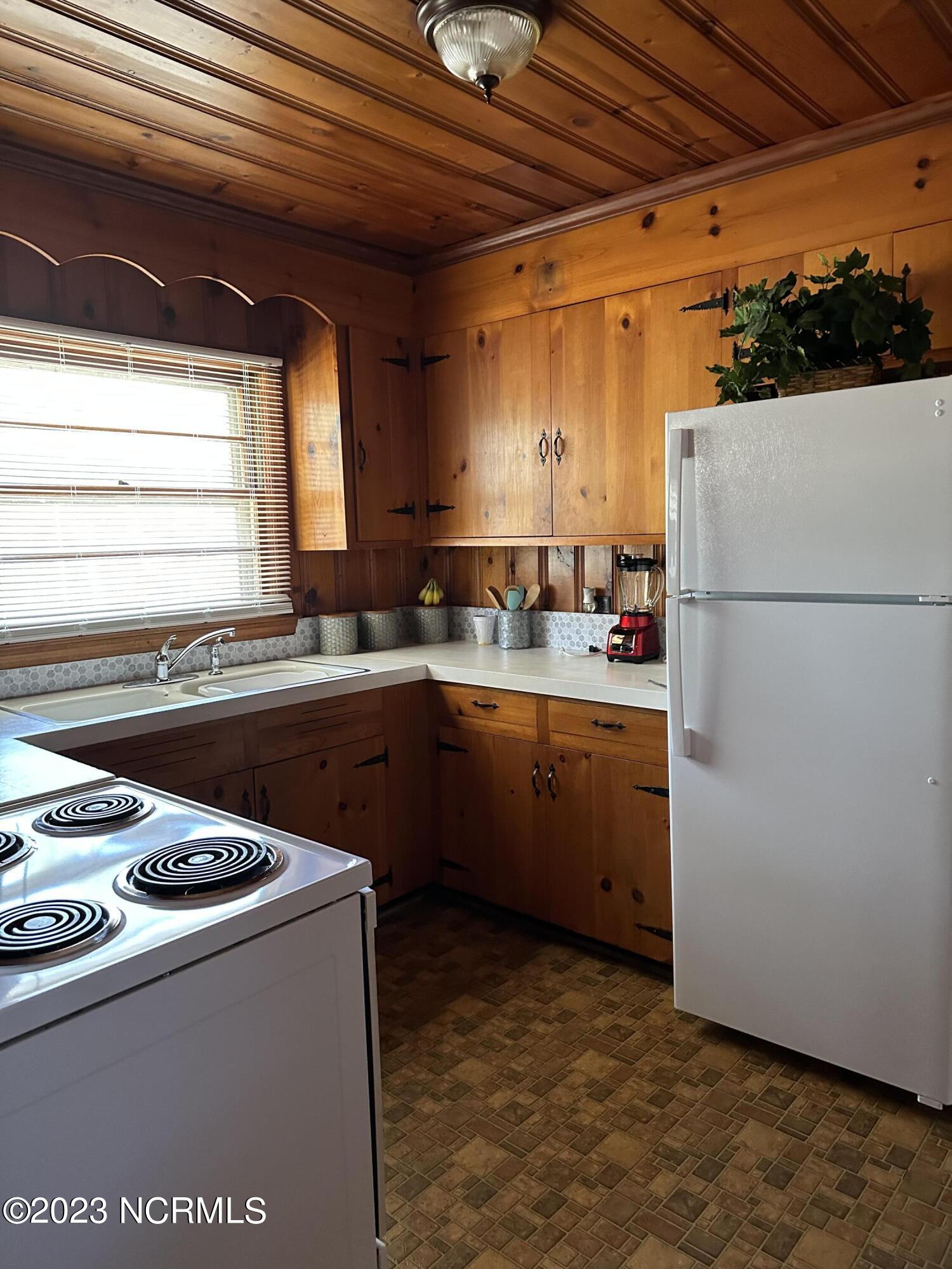 434 Elizabeth Avenue Rockingham, NC 28379 - Photo 2 of 8 B9C6B64A-AB42-4B8F-94FE-D1B34FFCF098