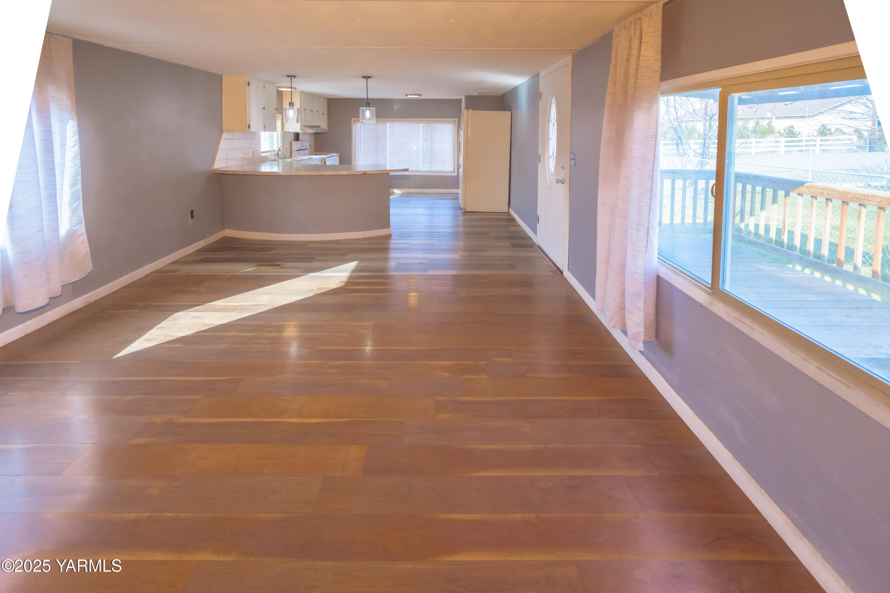 181 Schut Road, Unit 26 Moxee, WA 98936 - Photo 3 of 10 Open Concept Living