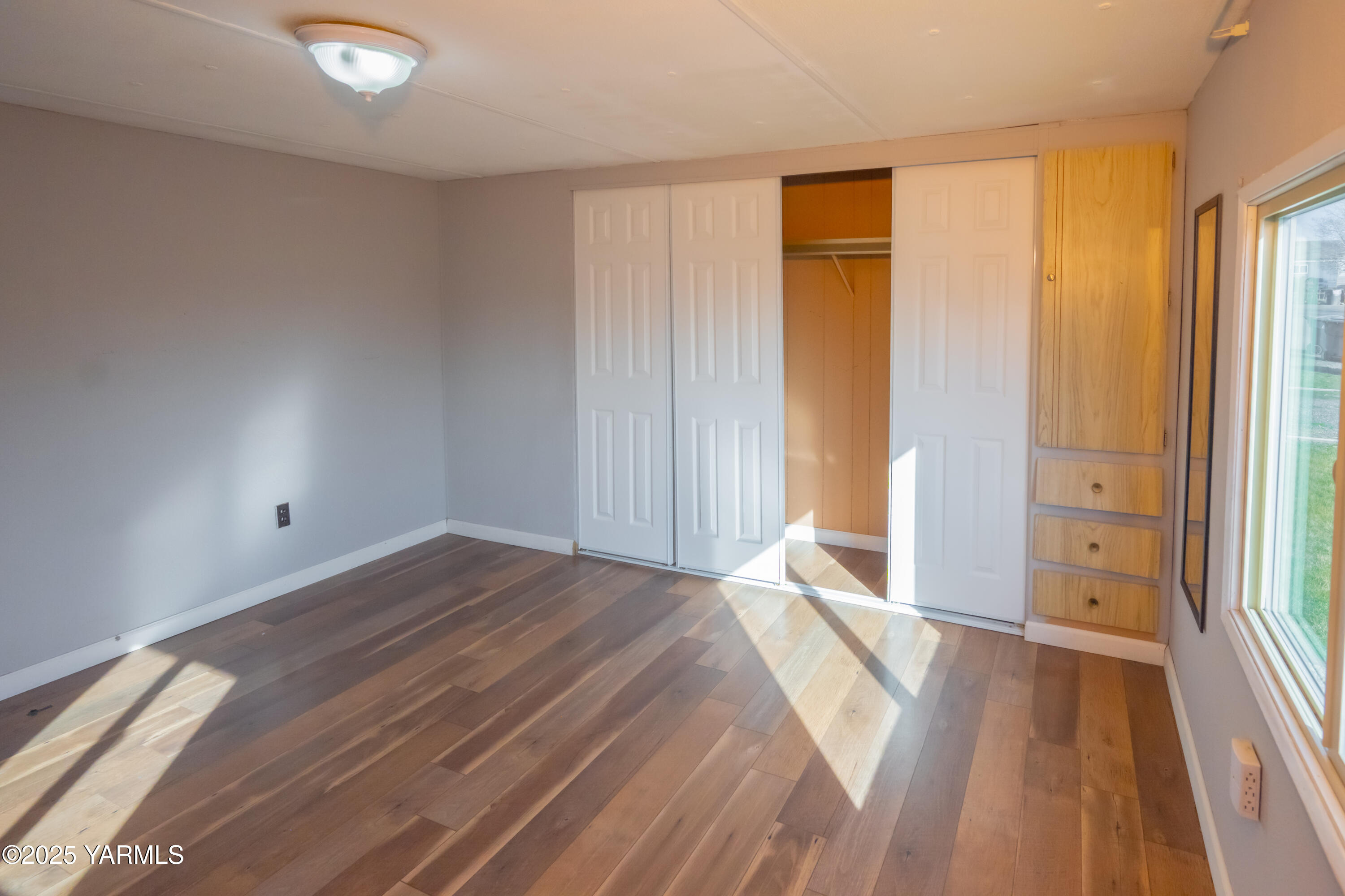 181 Schut Road, Unit 26 Moxee, WA 98936 - Photo 6 of 10 Primary Bedroom