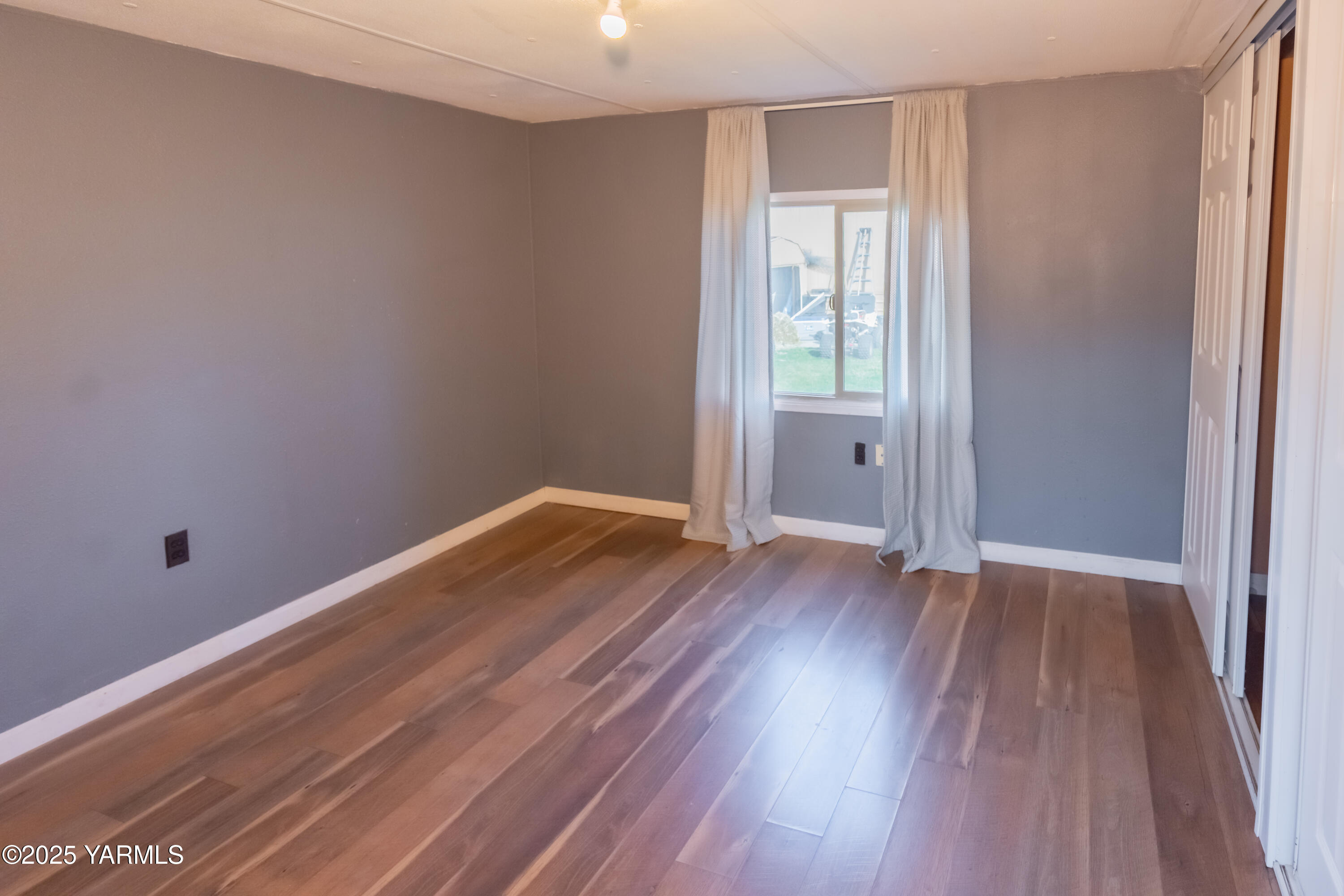 181 Schut Road, Unit 26 Moxee, WA 98936 - Photo 7 of 10 Bedroom 2