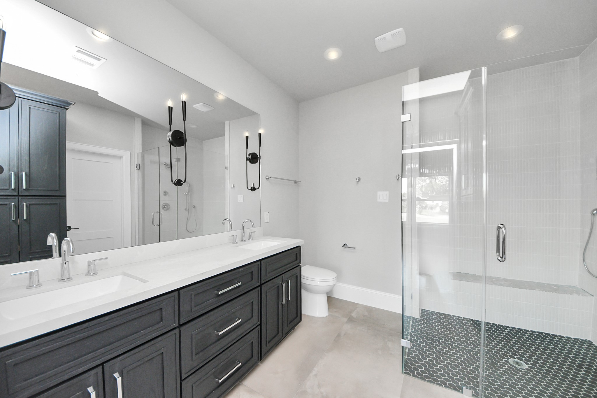 6322 Milwee Street, Unit B Houston, TX 77092 - Photo 4 of 34