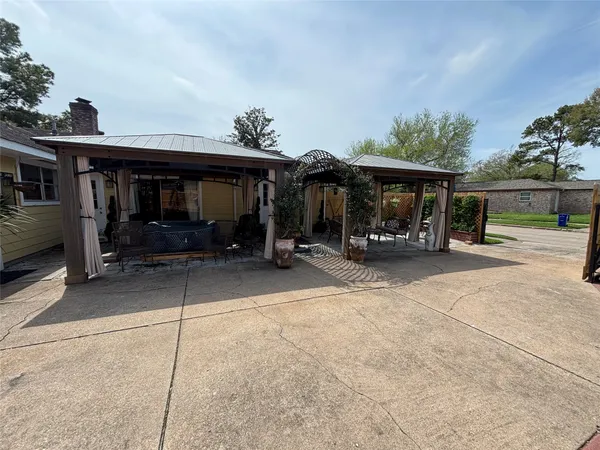 $2,400 | 14110 Ella Lee Lane, Houston, TX 77077